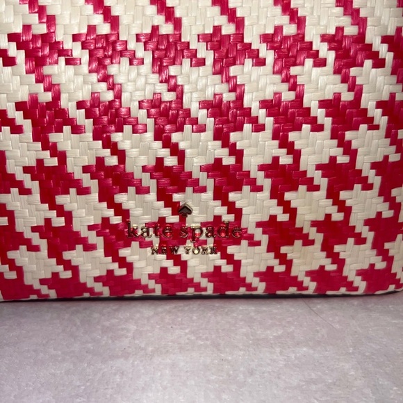 Kate Spade Woven Houndstooth Small Bucket Bikini Pink. - Picture 3 of 8